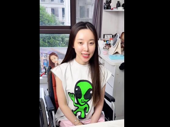 演员肖妍倪回应生病偏瘫:恢复好多了